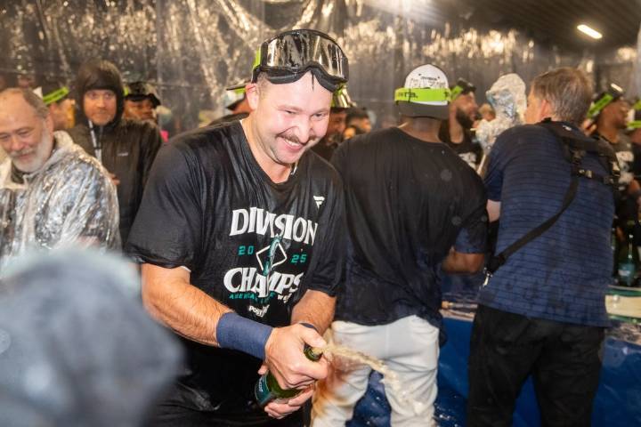 Deadspin | Cal Raleigh, Mariners seek to continue playoff surge in finale vs. Rockies