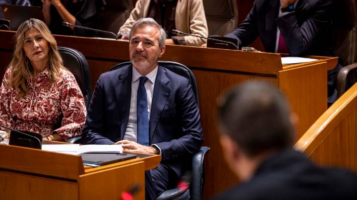 PP y Vox siguen lejos de aprobar las cuentas, pero Azcón exhibe su proyecto