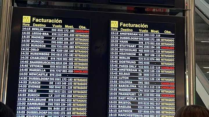 Los retrasos y cancelaciones en el aeropuerto de Palma por el temporal desatan quejas de turistas
