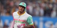 Manny Machado homers for first hit of homestand