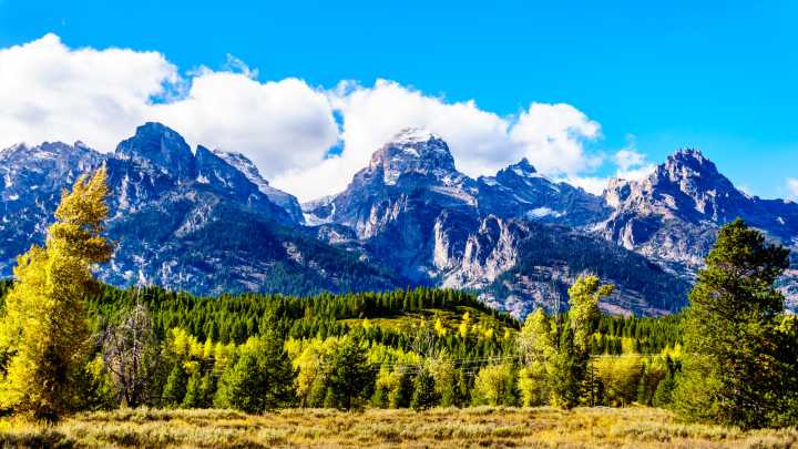 7 Best Hikes In Wyoming This Time Of Year