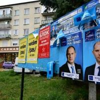 Moldovans torn between pro-EU and pro-Russia vote in tense polls