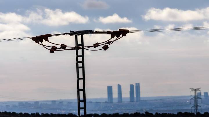 Endesa firma con el BEI y con Economía préstamos por 650 millones para reforzar redes