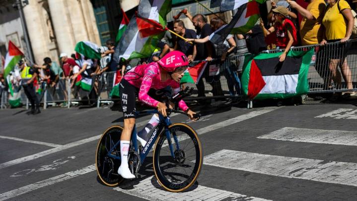 Protestas en favor de Palestina toman calles de Madrid y originan suspesión de la Vuelta a España