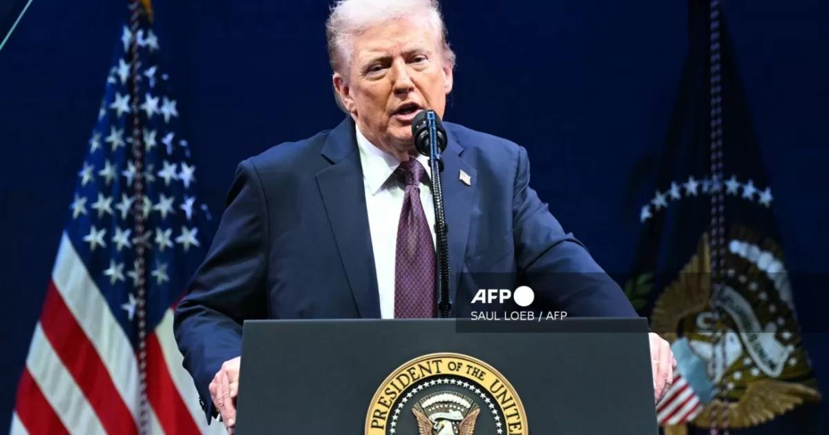 Demócratas publican supuesta carta de Trump a delincuente sexual Jeffrey Epstein