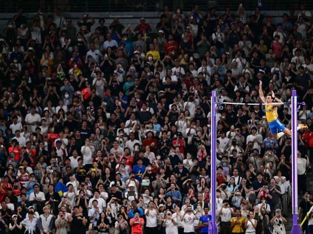 Sensational Duplantis soars to new pole vault world record