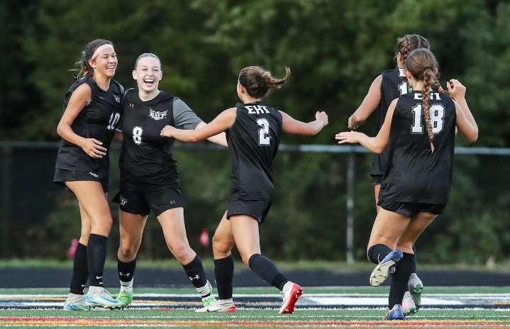 Statewide girls soccer group and conference rankings for Sept. 23