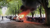 Disturbios en Países Bajos: una protesta contra la inmigración acaba con coches incendiados y locales vandalizados