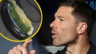 Surrealista: regalan a Xabi un pez que canta 'Hala Madrid'