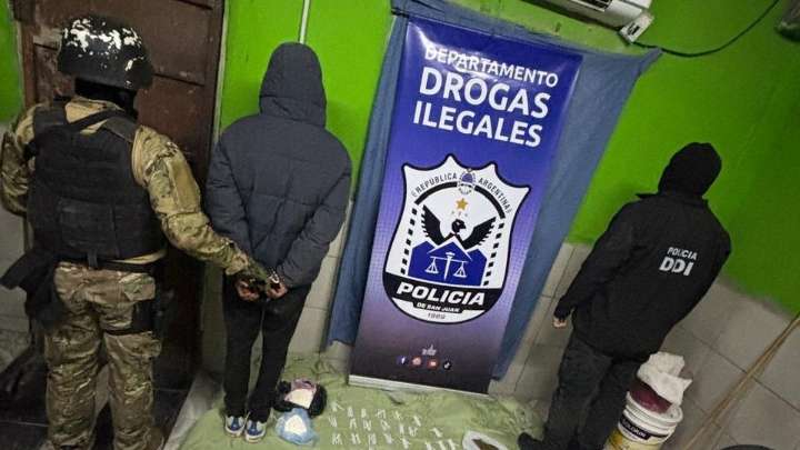 Allanamiento en barrio La Estación terminó con un detenido y el secuestro de más de 1.7 kg de drogas