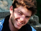 Fue uno de los galanes de Aliados, pero lo dejó todo para cumplir un sueño en Bélgica y se abocó al mundo espiritual