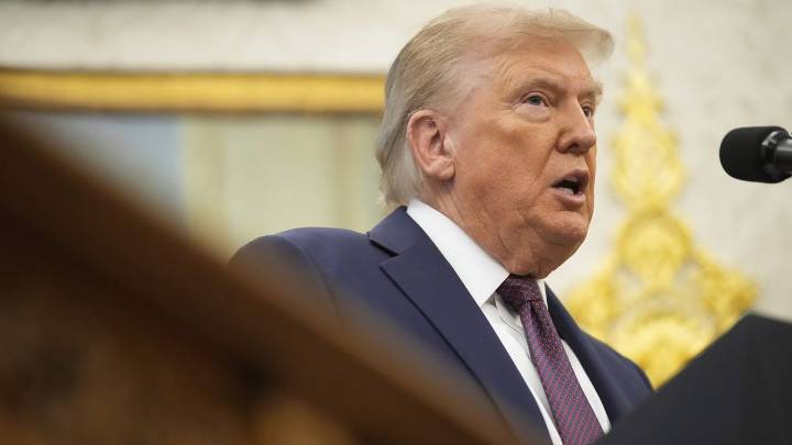 Trump seeks 'expedited ruling' from Supreme Court on tariff legality after appeals court knocked them down