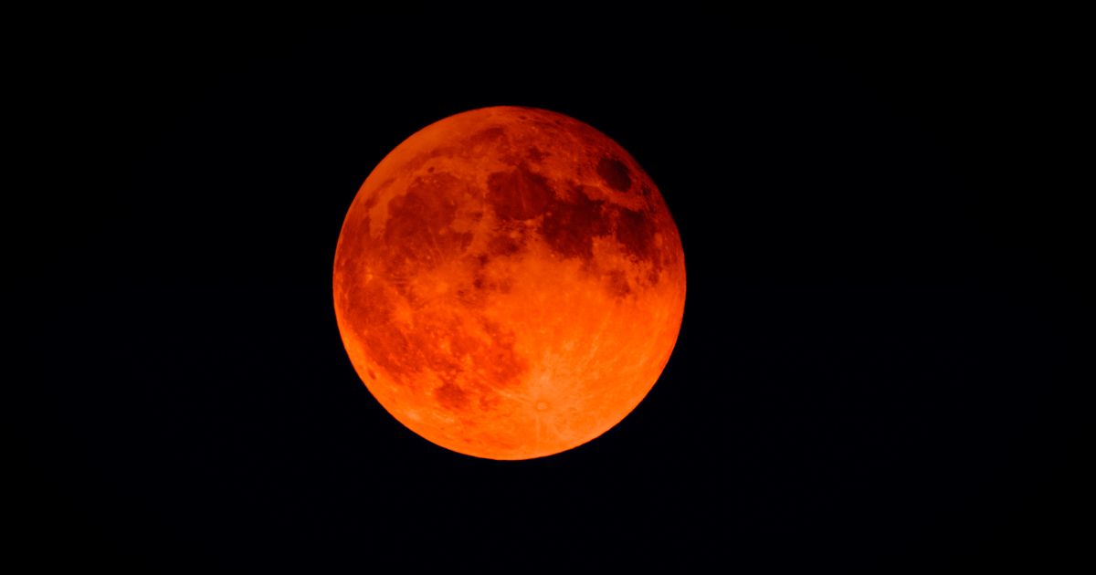 Exact time Blood Moon 2025 could be visible over Edinburgh and Lothians tonight