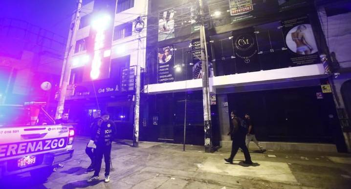 Los Olivos: Barbero extranjero es asesinado a balazos por sicario | VIDEO Barbero de nacionalidad venezolana fue atacada de varios balazos por sicario a la salida de su centro de trabajo en Los Olivos