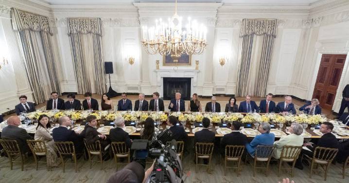 Trump recibe a directivos de gigantes tecnológicos --pero no a Musk-