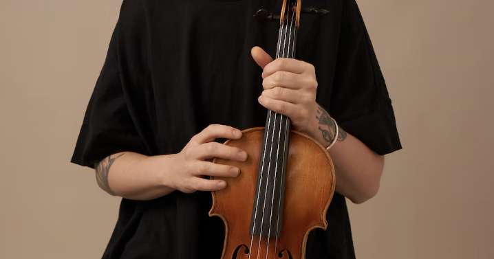 Violinist Aimée Niemann to honor late composer Paul Elwood at concert in Boulder