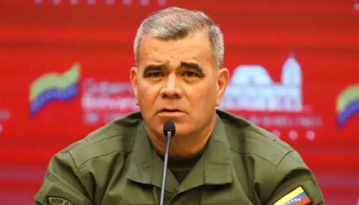 Venezuela afirma que Estados Unidos "triplicó" vuelos espía