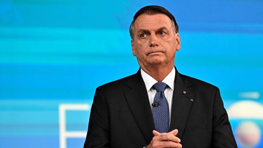 Jair Bolsonaro fue hospitalizado de urgencia tras sufrir una descompensación bajo arresto domiciliario