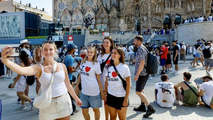 La ralentización del turismo golpea al sector en Catalunya y Madrid
