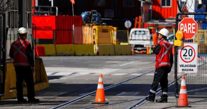 Termina paralización de estibadores de Valparaíso tras lograr acuerdo tarifario con empresa