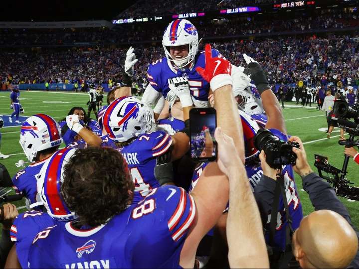 Bills add Week 1 hero kicker Matt Prater to active roster