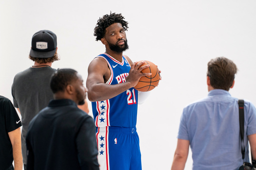 Joel Embiid no pone fecha fija sobre su regreso a los 76ers