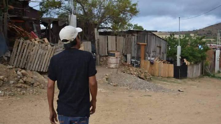 Adolescentes de 13 años comienzan a destacar en barbería en el albergue de San Andrés