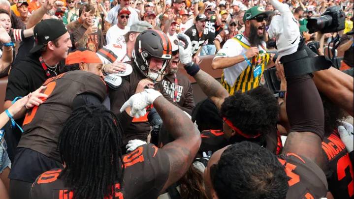 Who is the Browns' kicker? Meet Andre Szmyt after game-winning field goal vs. Packers