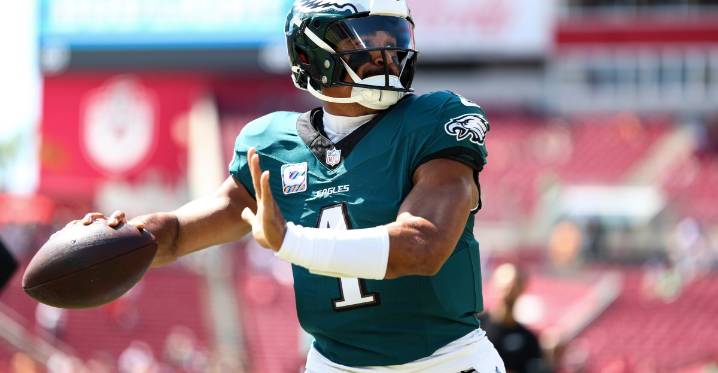 Eagles vs. Buccaneers: Live score updates, highlights, injury news