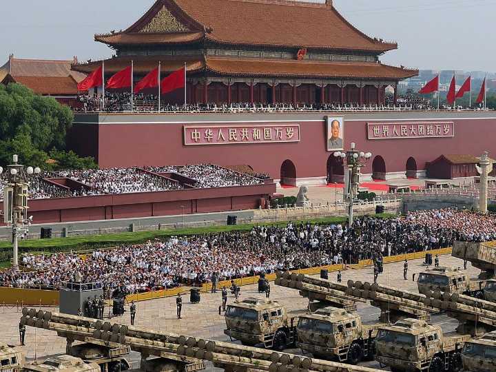 Imponente desfile militar en Pekín