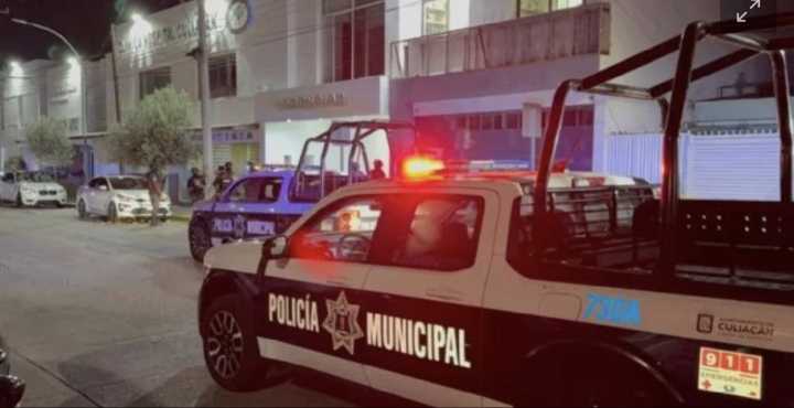 Asesinan a un bombero dentro de un restaurante en Culiacán