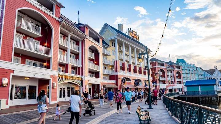 MacArthur Airport destinations for a Columbus Day weekend getaway