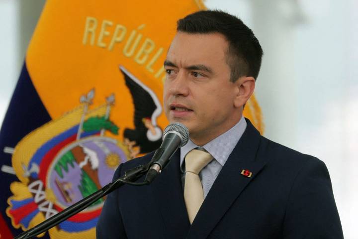 Noboa anuncia el fin del estatuto migratorio entre Ecuador y Venezuela