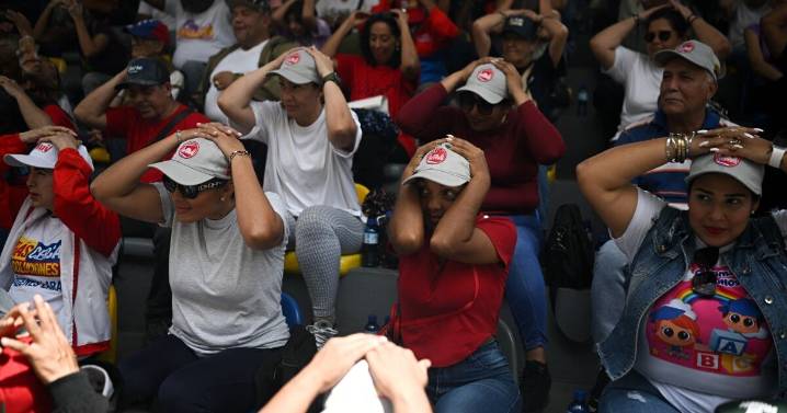 Ante “amenaza” de EU, Venezuela realiza simulacro y ejercicios militares