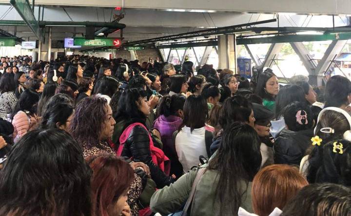 Metro CDMX: Línea 8 sin trenes y con retrasos de más de 10 minutos ¿Qué está pasando?