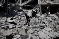Israel insta a los habitantes de Ciudad de Gaza a desplazarse a una supuesta “zona humanitaria” que está destruida y colapsada