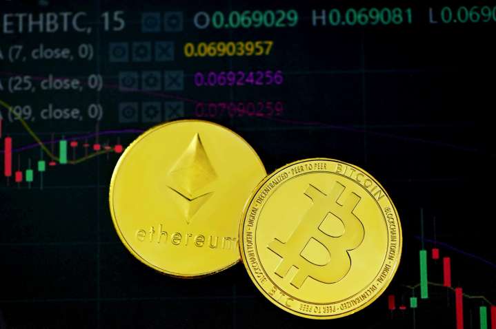 Bitcoin And Ethereum Funds Shed $1.1 Billion While Solana Investment Products Gain $291 Million