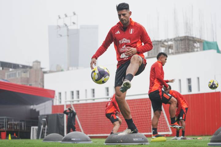 Carlos Zambrano cree que la salvación de Perú pasa por un triunfo ante Uruguay