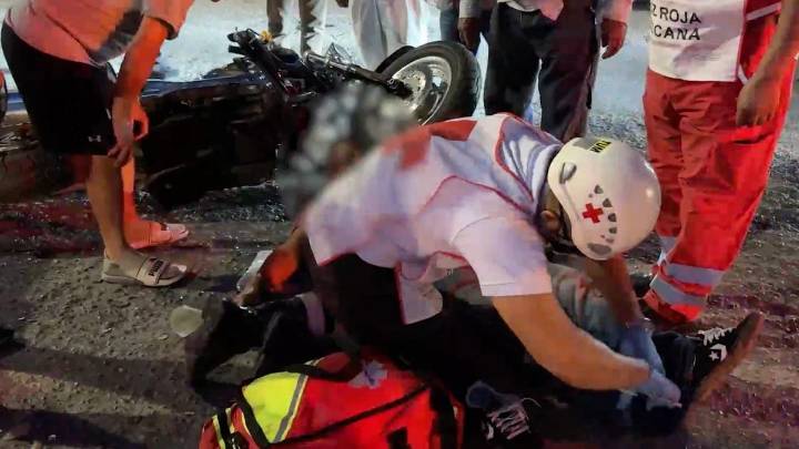 Ignora señal de alto y le quita derecho de paso a motociclista en colonia Morelos