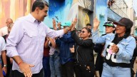 Maduro asegura que no tiene precio y no se le vende a nadie