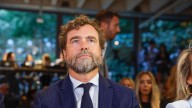Espinosa de los Monteros presenta su centro de pensamiento con la aparición sorpresa de Víctor de Aldama