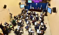 Para la Defensoría, la cláusula transitoria de la nueva Constitución “no violenta el fallo de la Corte”
