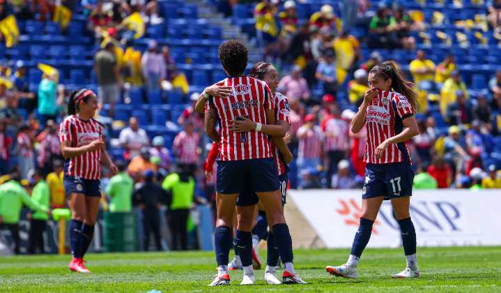 Con doblete de Denise Castro, Chivas Femenil se queda con el Clásico Nacional tras vencer al América