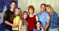Reba McEntire Reunites With ‘Reba’ Co