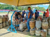 Mil 200 familias de El Castaño beneficiadas con venta de gas