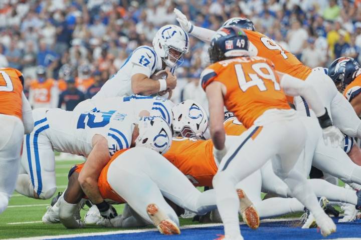 Shrader's kick propels Colts to 29