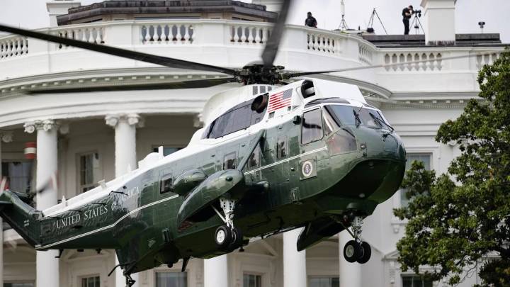 Man Arrested After Allegedly Shining Laser At Marine One With President Trump Onboard