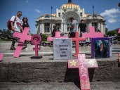 Memorial frente a Bellas Artes visibiliza feminicidios y cuestiona cifras oficiales