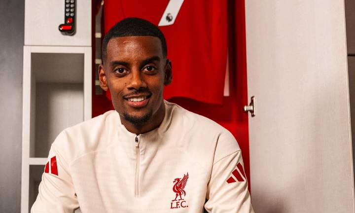 'Bad look for football': Alan Shearer hits out at Alexander Isak to Liverpool transfer