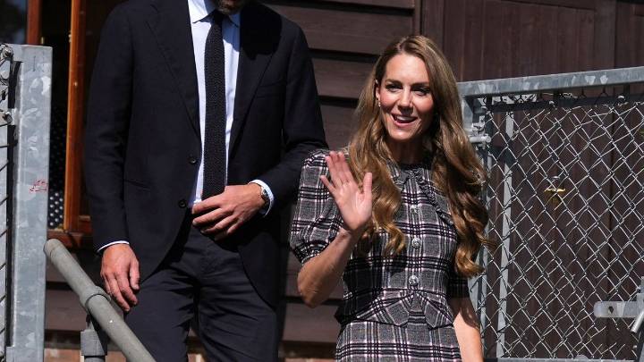Kate Middleton Puts a Regal Spin on Back